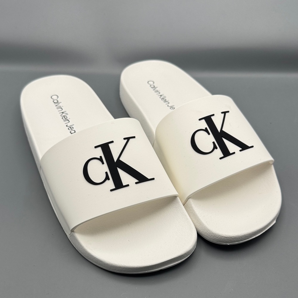 Calvin Klein Women's Arin Logo Beach Slide Sandals